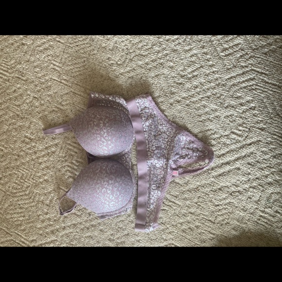Victoria’s Secret Pink bra set - Picture 4 of 4